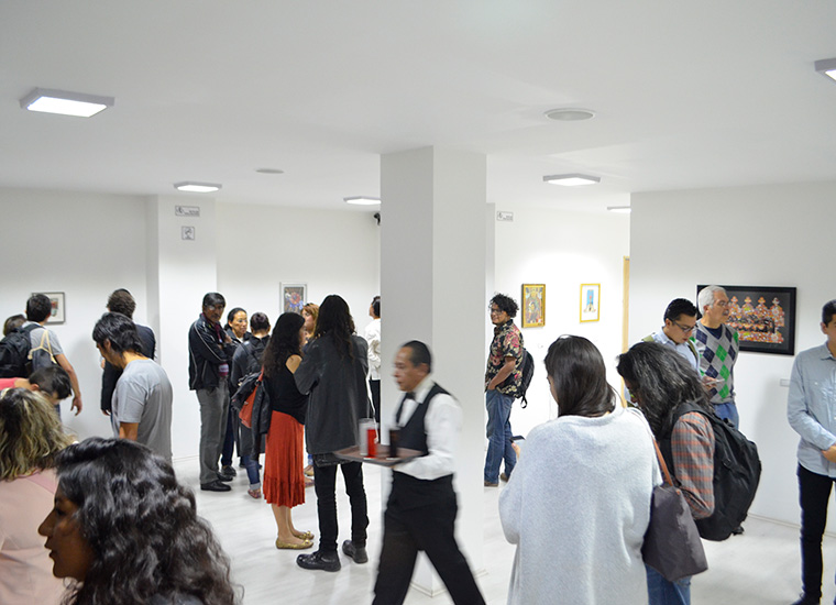 Inauguración de la exposición no. 18 de collage en Adriana Maar gallery